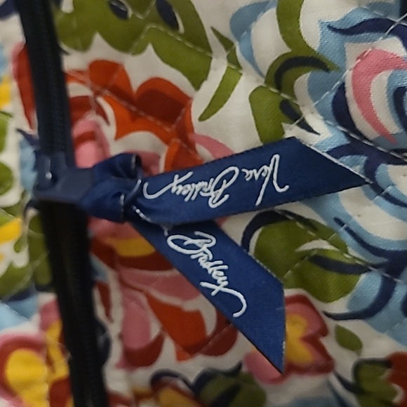 Unused Vera Bradley quilted floral garment bag - Picture 4 of 7